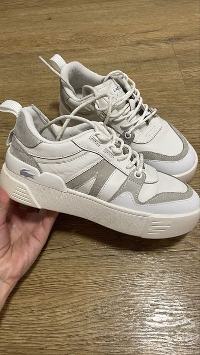 Продам кроссовки Lacoste Unisex