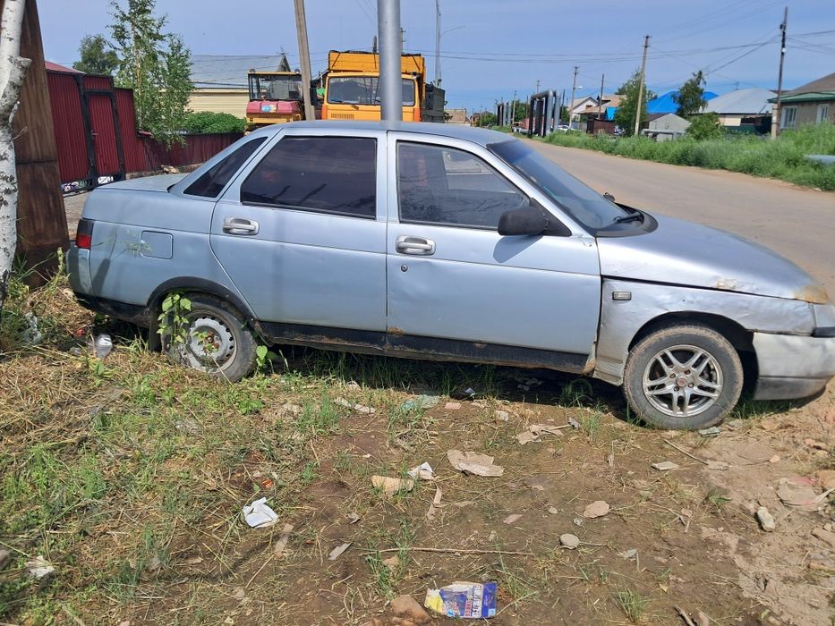Продам машину ваз десятка .