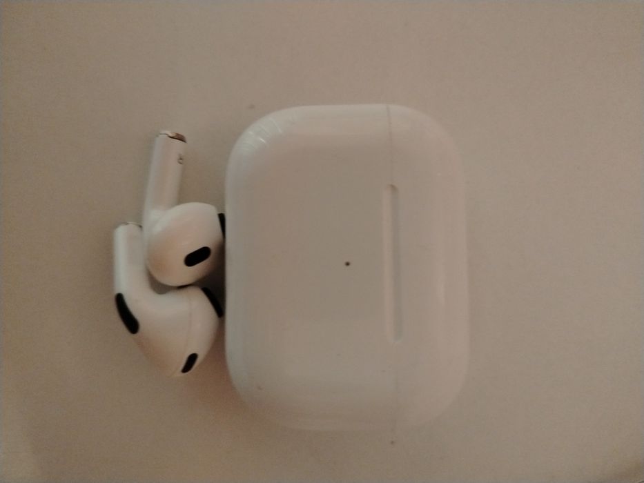 Airpods pro продаётся 20 к можно  торг