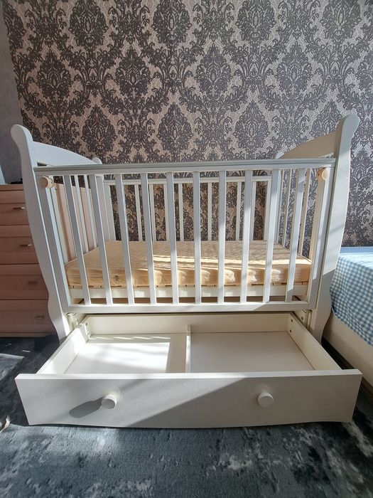 Детская кроватка