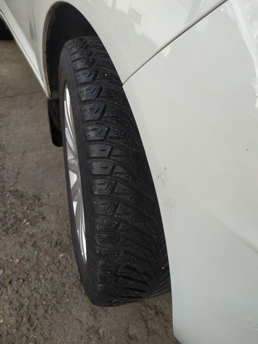 Yaxshi xolatdagi spark sotiladi