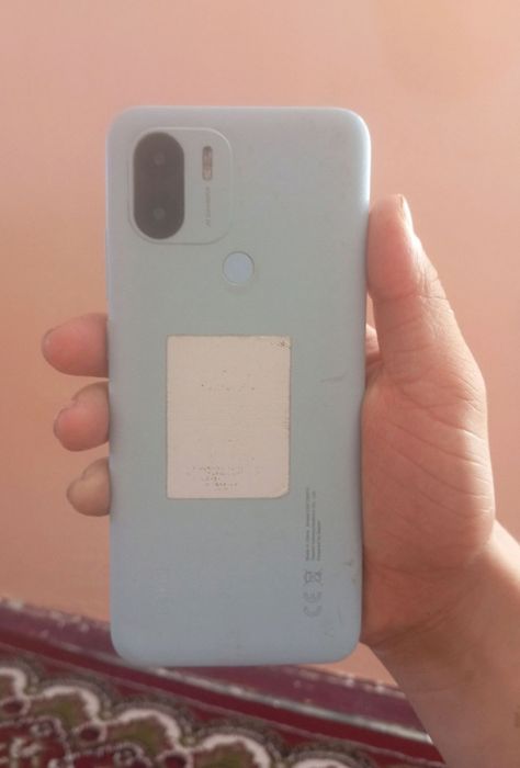 Redmi A1+  sotiladi rangi koʻk ishlatilgan telefon hotirsi 32GB