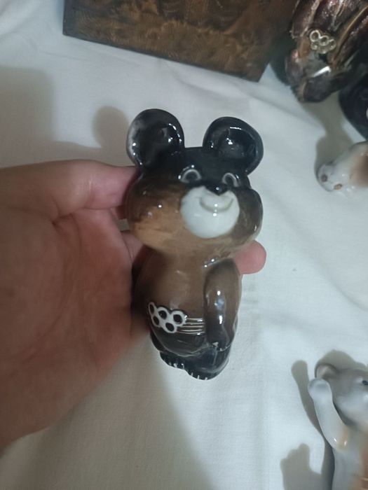 Продаётся коллекция 
Олимпиада 80 мишка 
10 предметов олимпиада