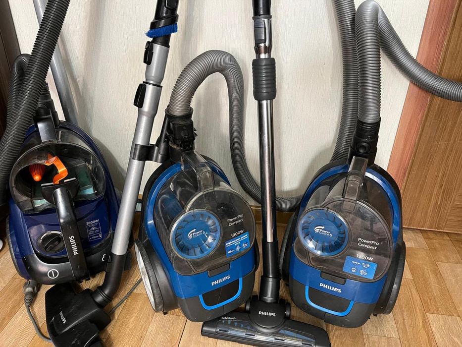 Продам Пылесос Philips PowerPro Compact 1900W