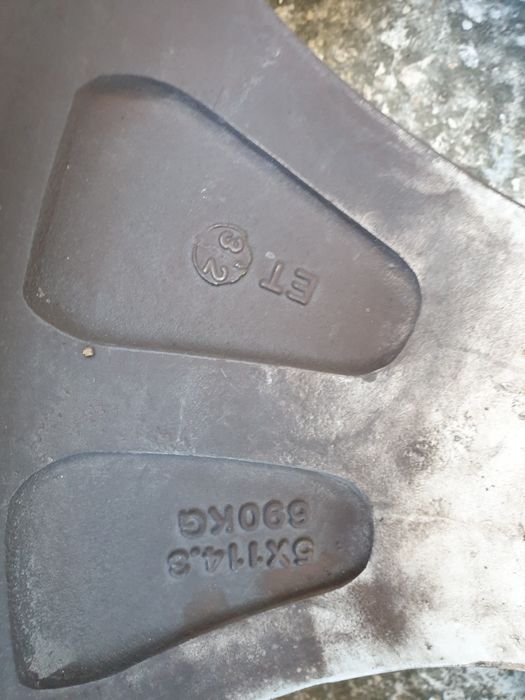 Джанти с гуми спорт пакет18ки за японки авт.