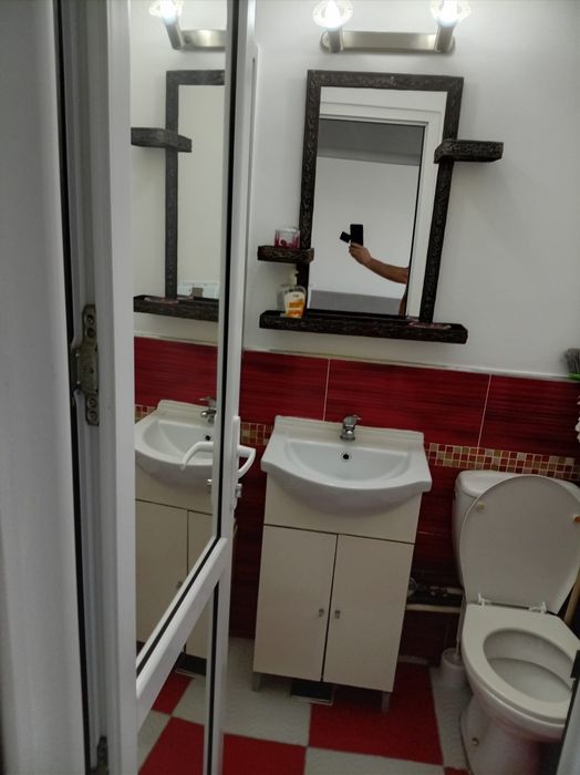 Închiriez garsonieră zonă centrală, telefon 0745101099