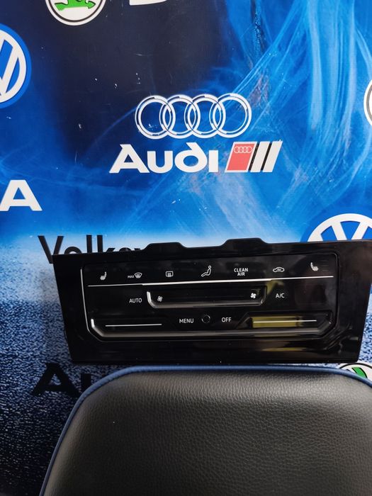 Panou Climatronic Digital + Ramă Piano Black VW Passat B8 / Arteon