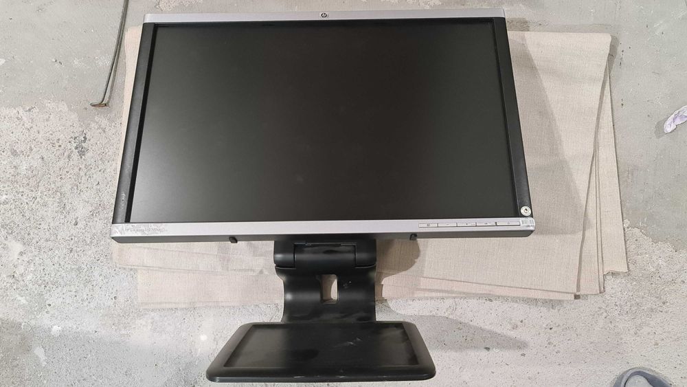 Монитор 22" HP Compaq LA2205wg - ЗА ЧАСТИ !!!