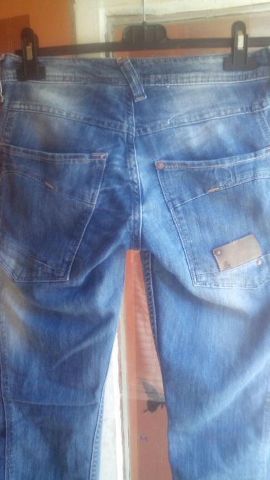 Страхотни, маркови, дамски дънки номер 27.