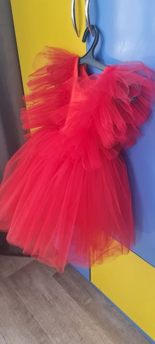 Продам  на  3 годика платье