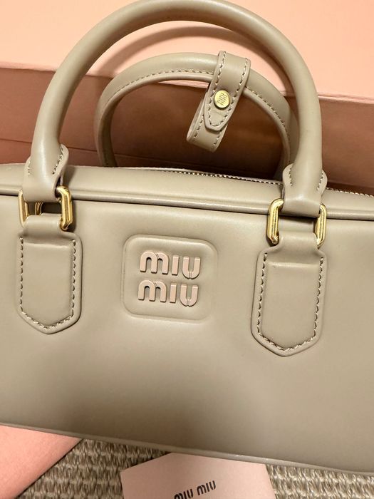 Кожена чанта Miu Miu