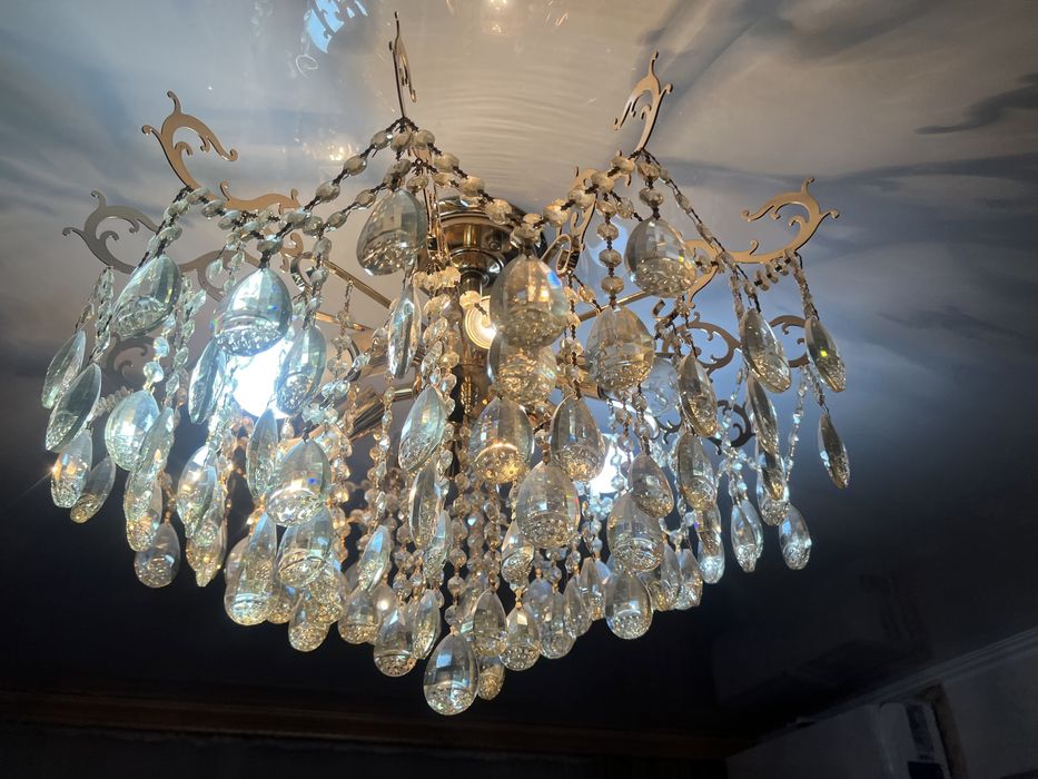 Продаю люстру в хорошем состояний