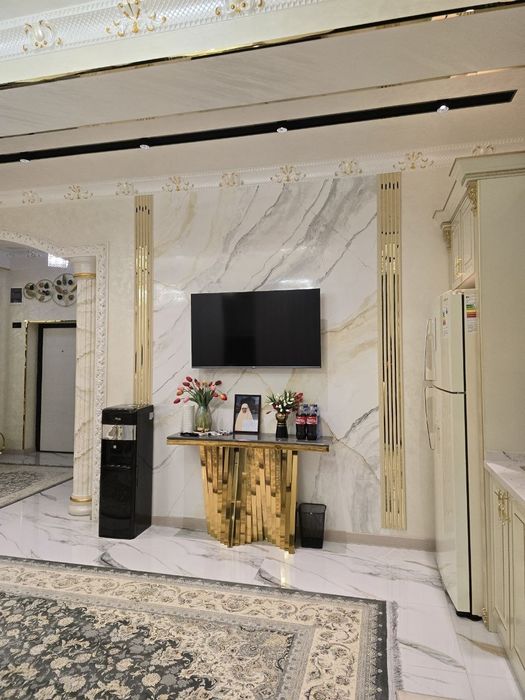 Новза хамза метро Голден хауз 2/2/7. Порядочным