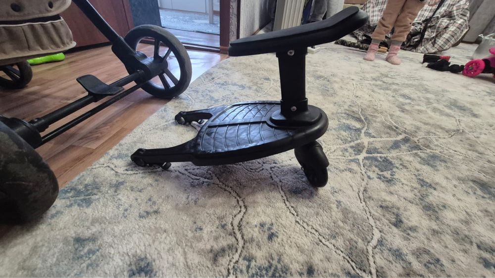 Детский коляска, стульчик для кормления