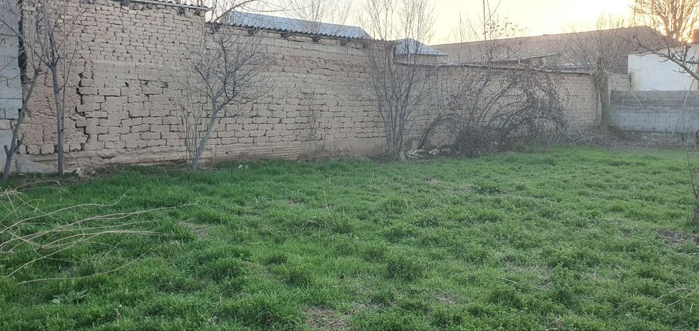 8sotixli yer uchastka sotiladi