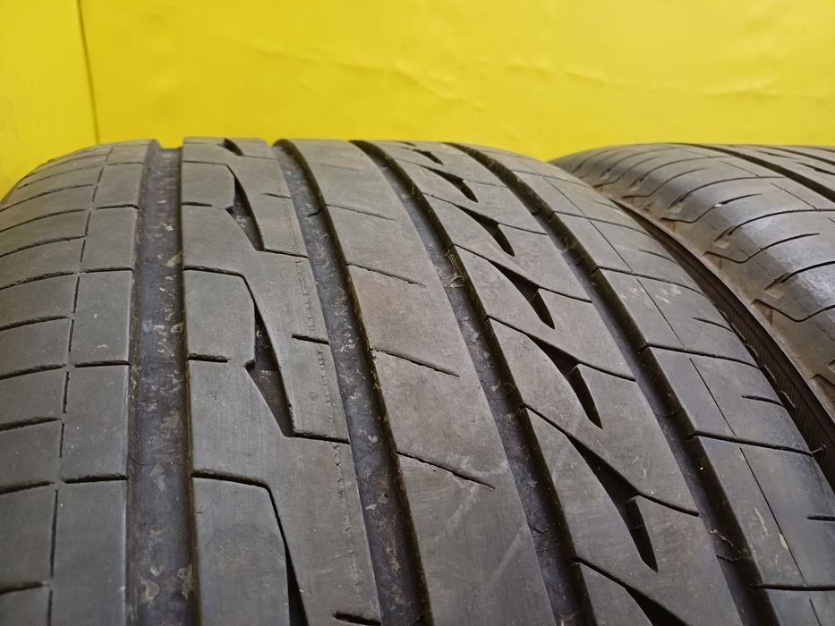 Шины 265/35 R18 Bridgestone пара.