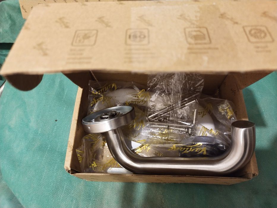 Новые дверные нажимные ручки «Vantage V0190(-WH)», с креплениями, 2025