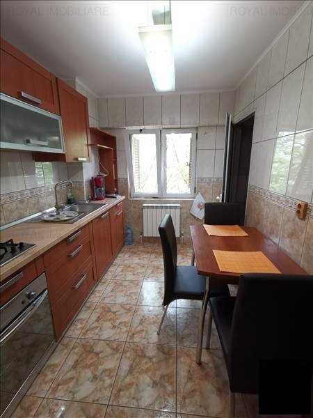 Inchiriez apartament decomandat 3 camere,ultracentral, Ploiesti