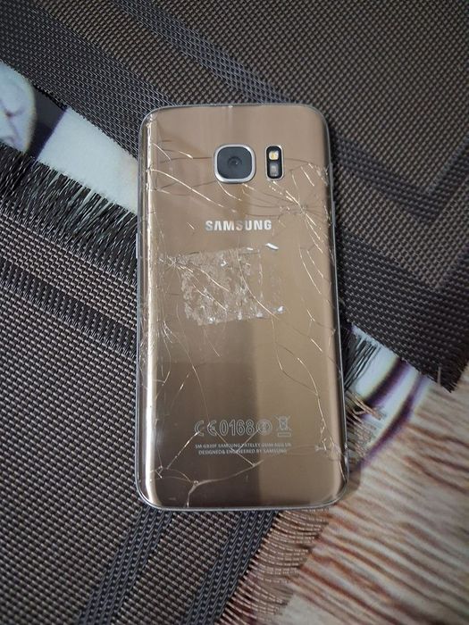 Vând samsung s7 gold