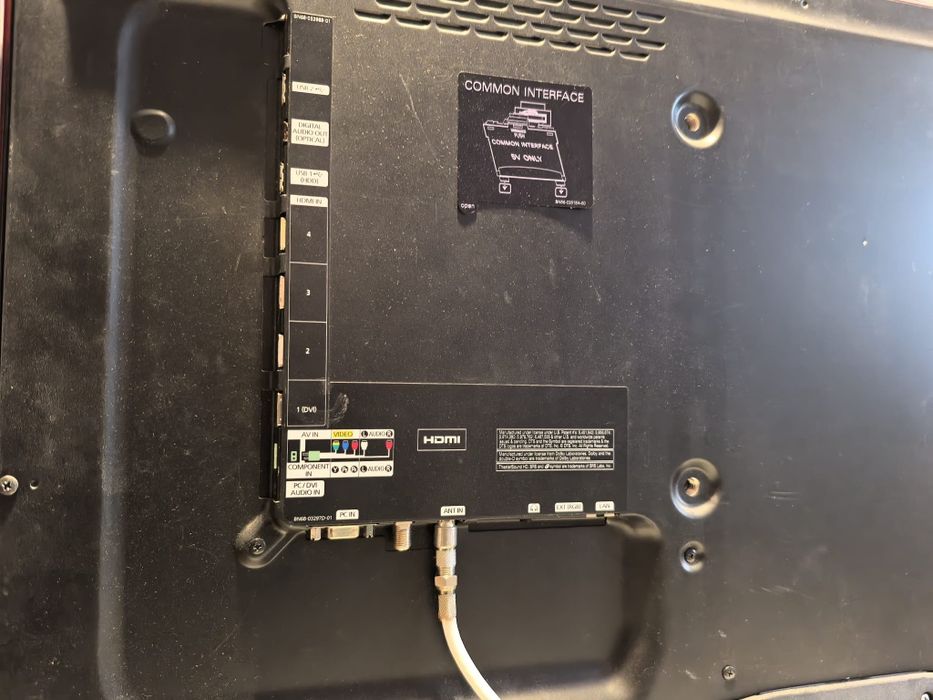 Televizor Smart Samsung UE37D5500 se restarteaza