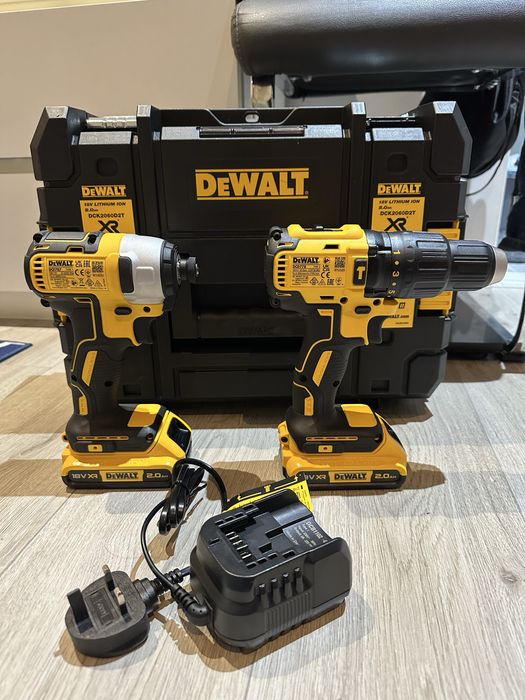 Set filetante Dewalt 18v brushless  Dcd778 si DCF787 cu doua baterii
