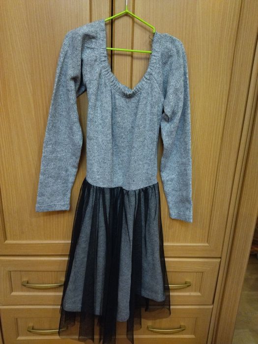 Платье на  девочку подростка .12-13 лет