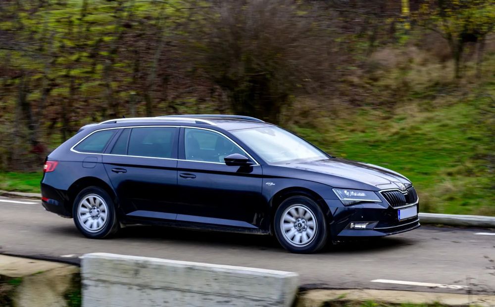 Skoda Superb Superb 4x4 Combi 2.0 benzina DSG L&K 2018 stare perfecta!