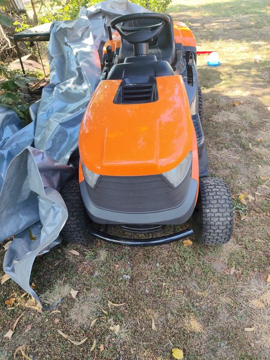 Vând tractoraș de tuns iarba O'MAC Professionale