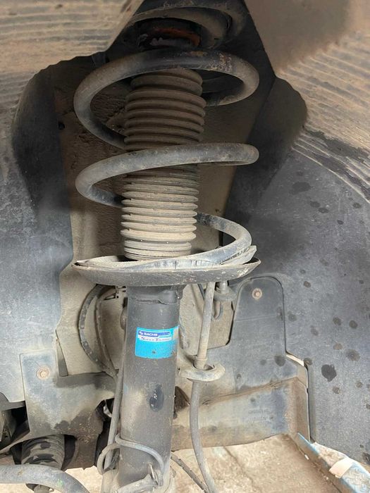 Предни амортисьори BMW E83 Х3