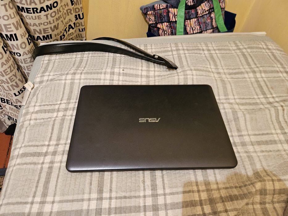 Ноутбук  от Asus