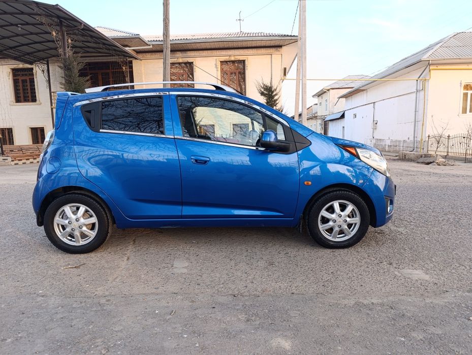 Spark 2011 yil, kiraskasi tozza, gazi bor, 3 pazitsiya,