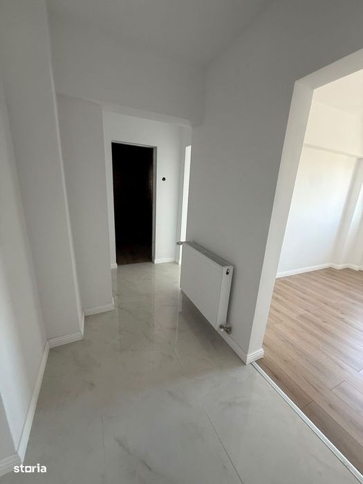 Apartament 3 camere de vânzare – Recent renovat