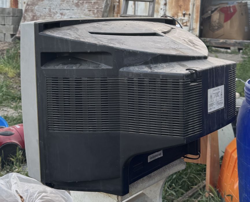 Телевизор старый