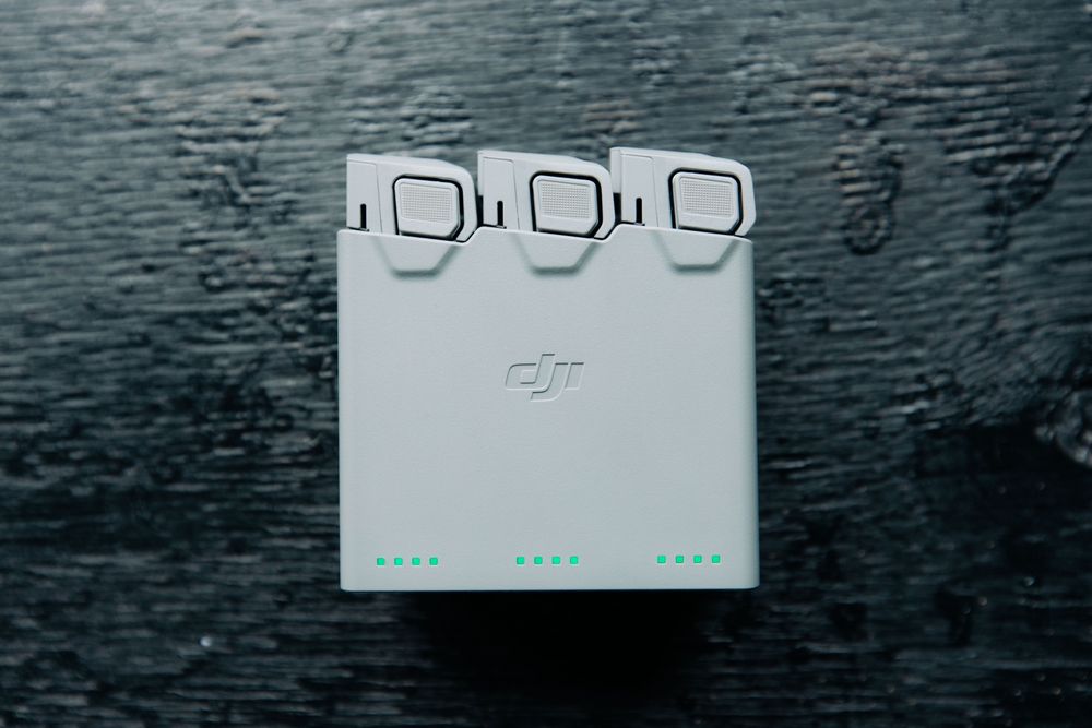 В продаже дрон DJI Mini 5 pro Combo комплект. Комбо мини 5 про.