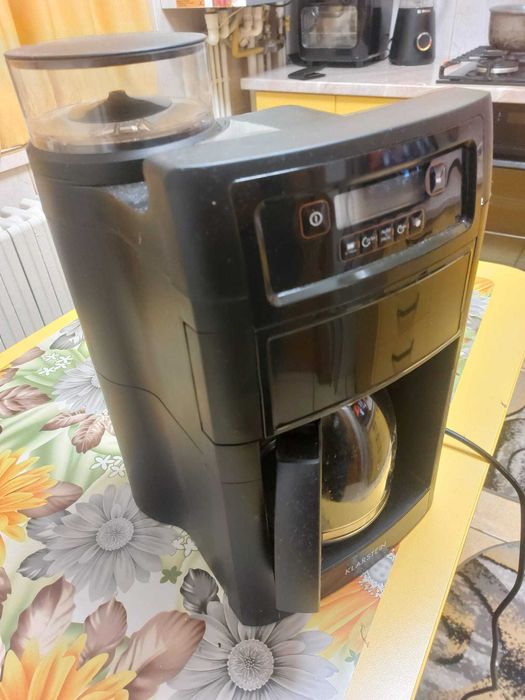 Cafetiera, Cafea boabe și cafea macinată