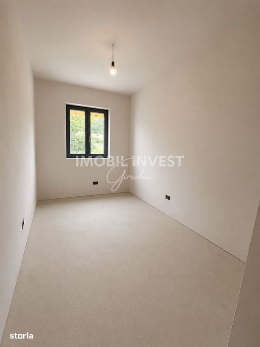 Casa individuala zona Schit |500 mp teren|3 dormitoare|demisol-125000E
