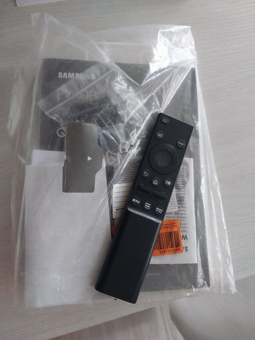 Большой 4К смарт телевизор Samsung 127см.