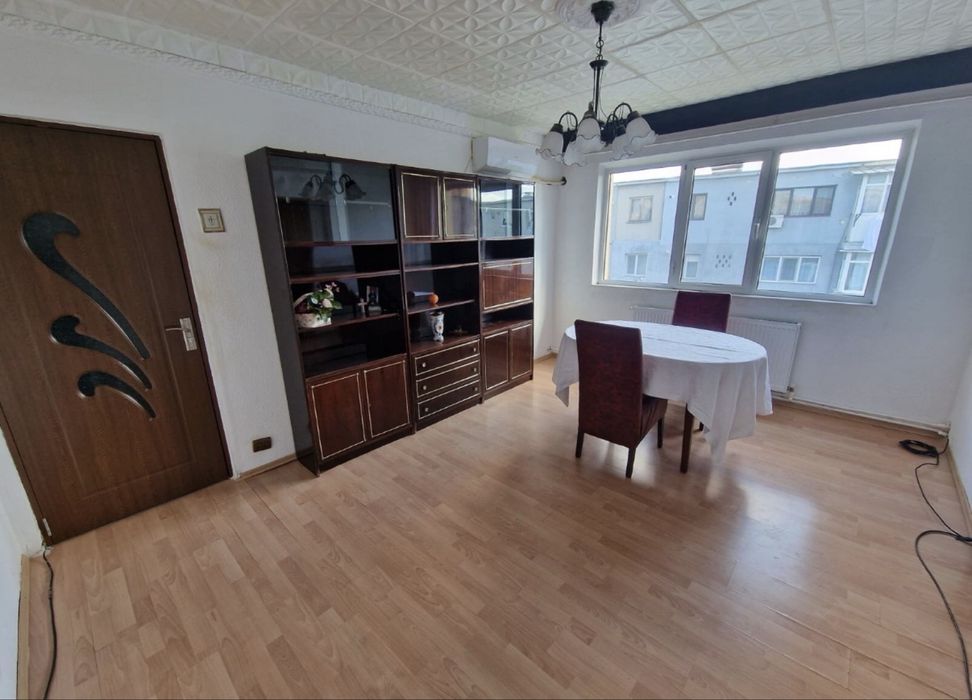 Apartament cu 2 camere la etajul 4
