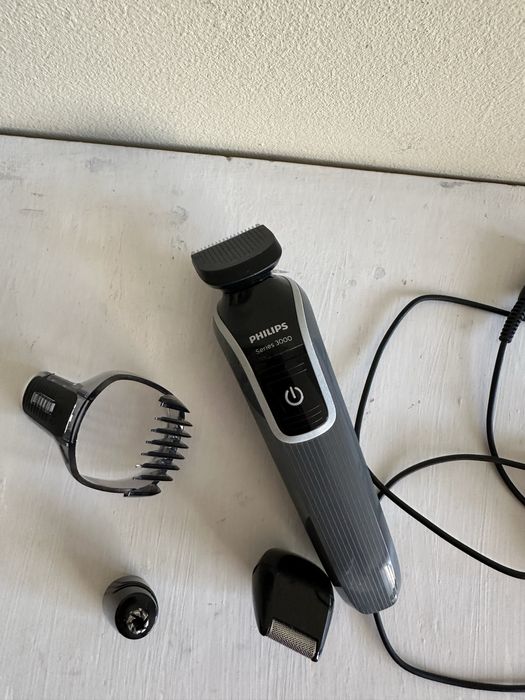 Машинка за бръснене и подстригване Philips Multigroom Series 3000