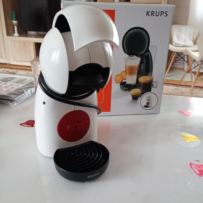 Aparat de cafea Dolce Gustos.