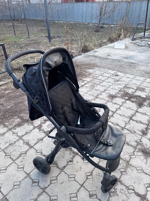 Детская прогулочная коляска