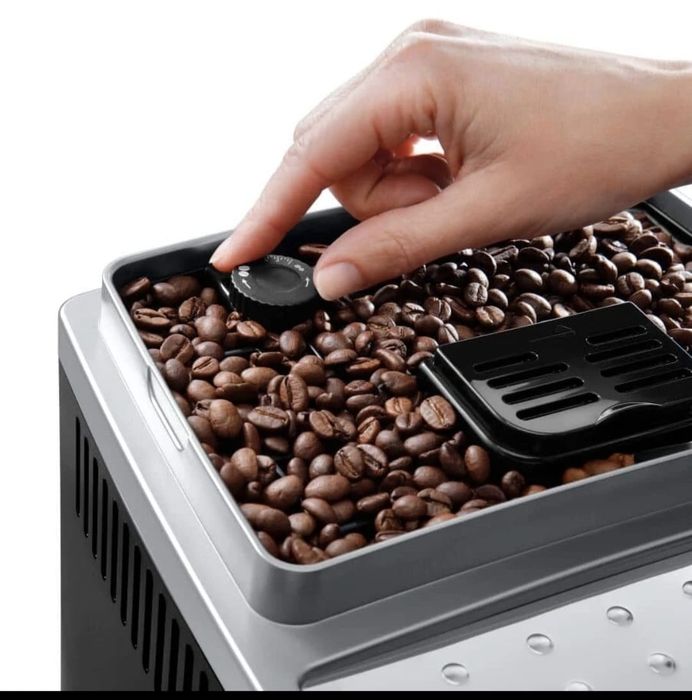 Masina cafea boabe DeLonghi Magnifica cappuccino