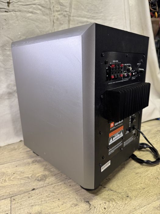 JBL SUB-140 8” bass