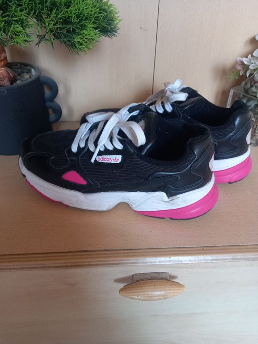 Adidasi Adidas dama  mărimea 39