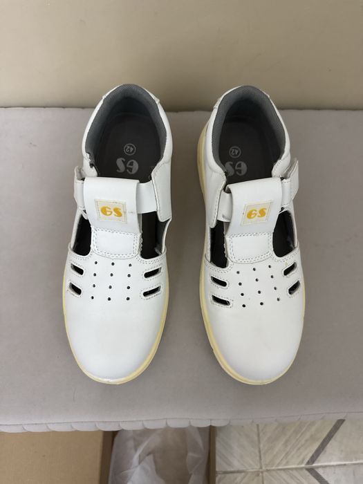 Спец обувь(кроссовки)