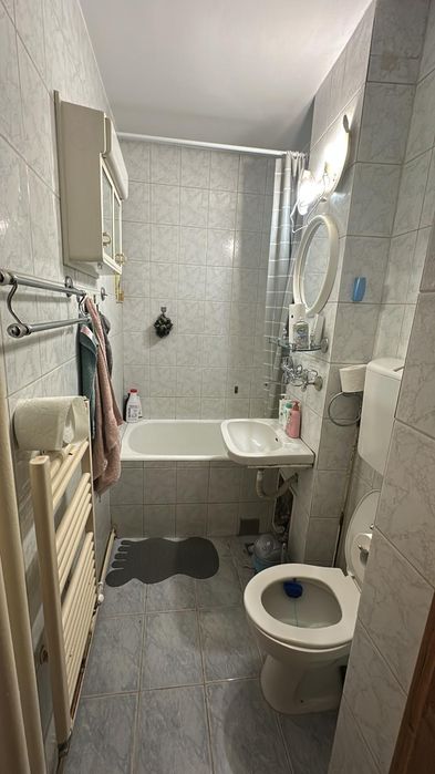 Închiriez apartament cu o camera