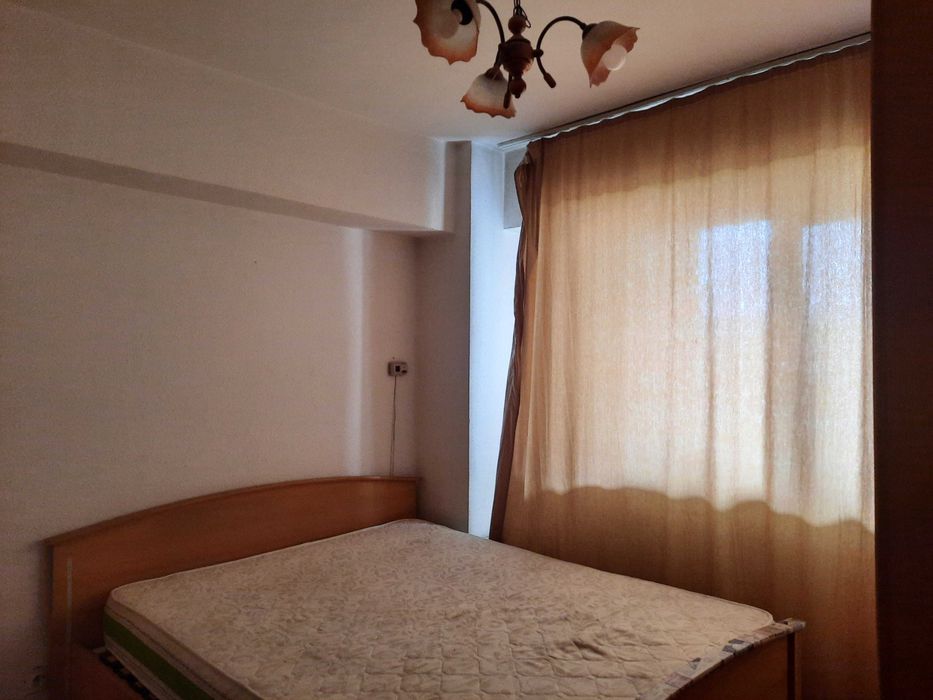 Caut coleg de apartament