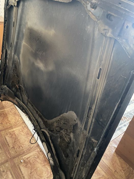 Продаю капот от Mercedes‑Benz E‑Class (W124)