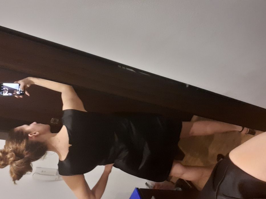 Стилна черна рокля