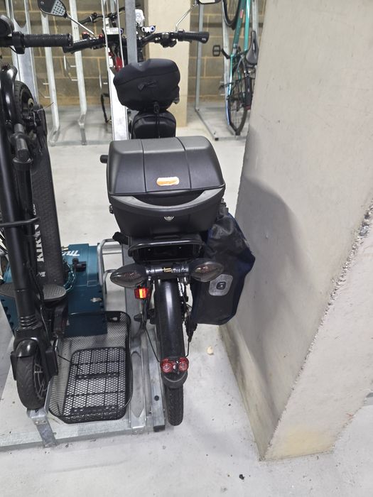 Bicicleta electrica  1000w semnalizare față  si spate  alarma 1 bateri